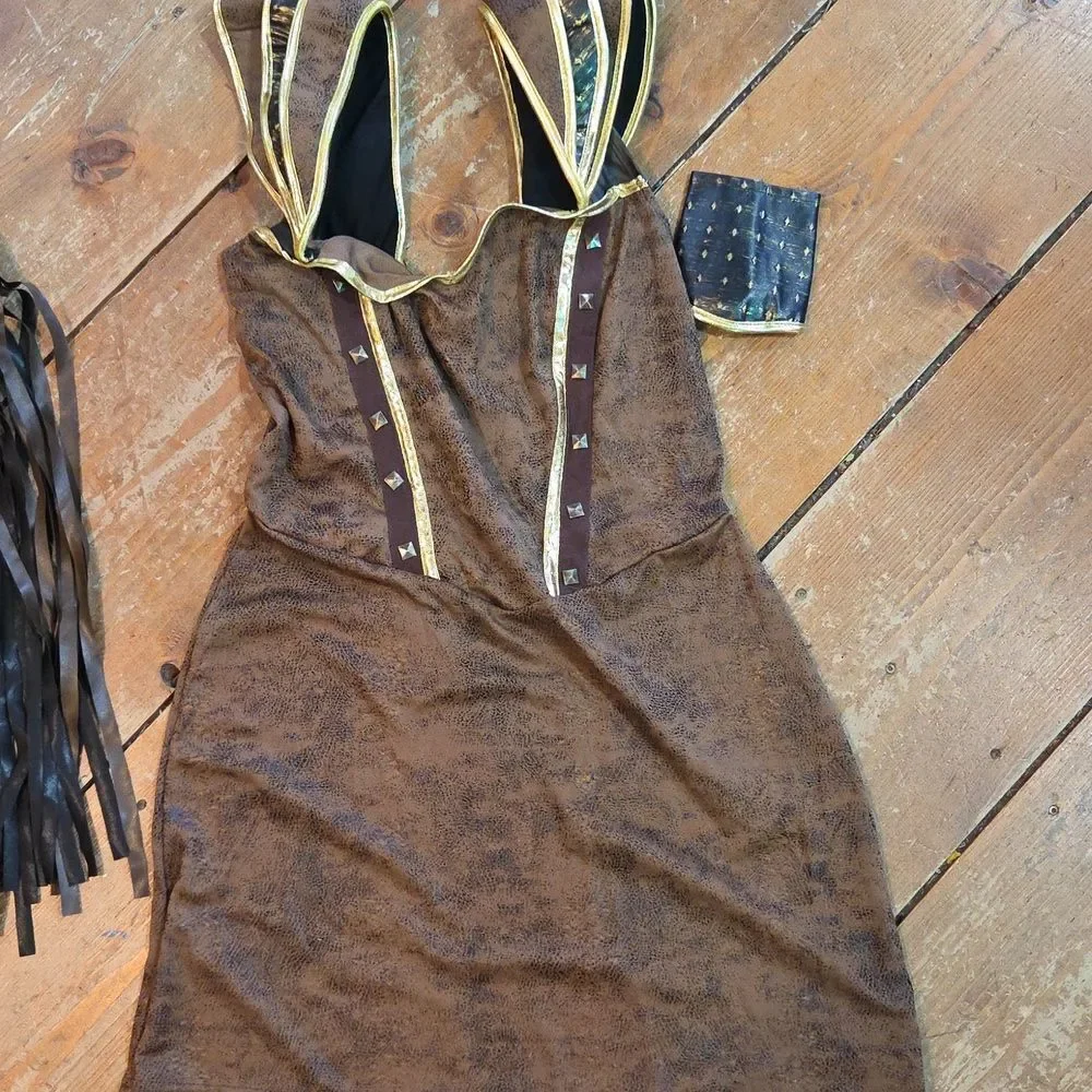 Adult Warrior Queen Costume Size Small‎